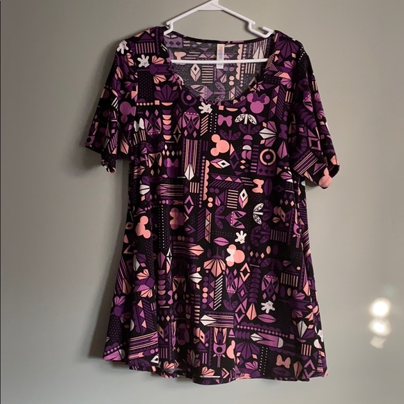 LuLaRoe Tops - LulaRoe Perfect T